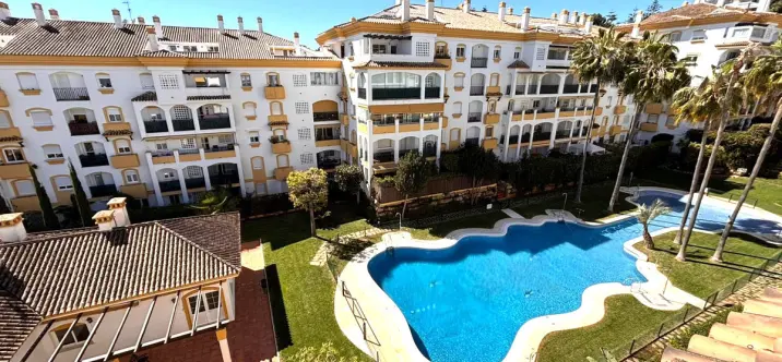 Sale of penthouse duplex in The Golden Mile 4