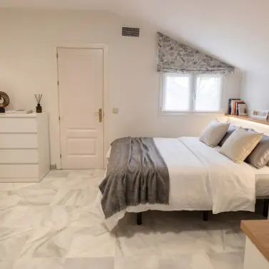 Sale of penthouse duplex in The Golden Mile