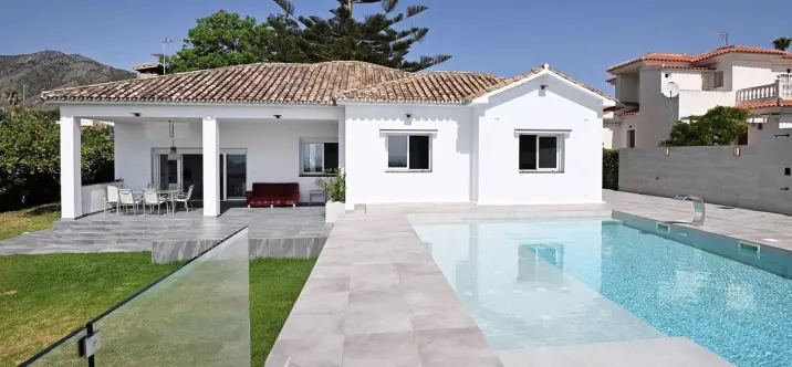 Sale of detached villa in Malaga 0