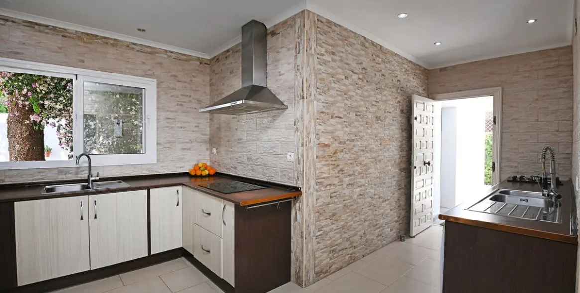 Sale of detached villa in Malaga 9