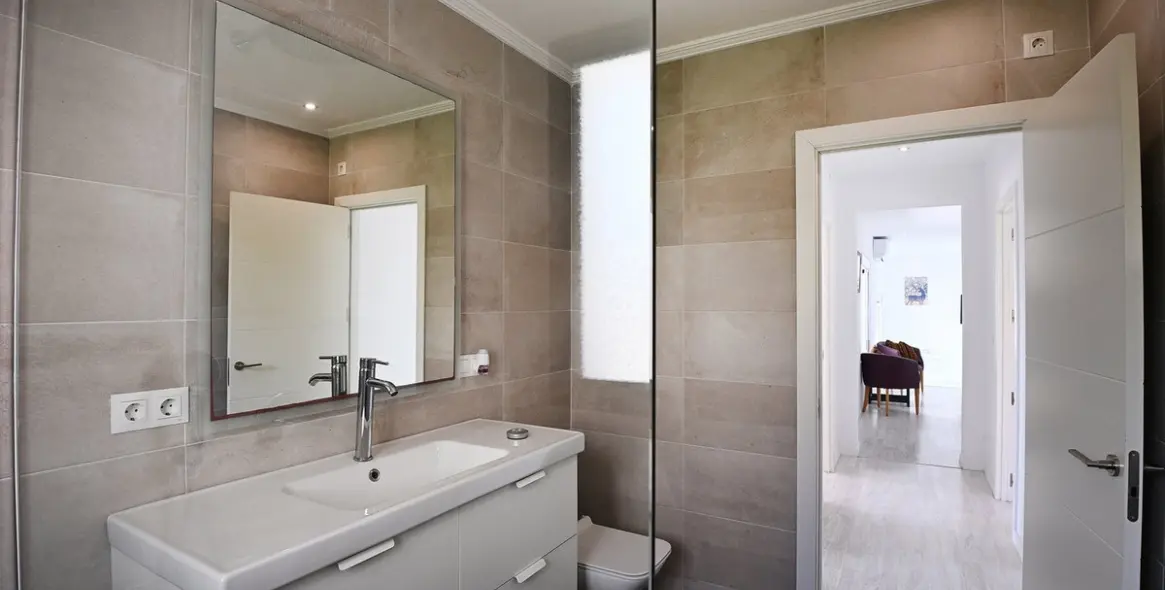 Sale of detached villa in Malaga 13