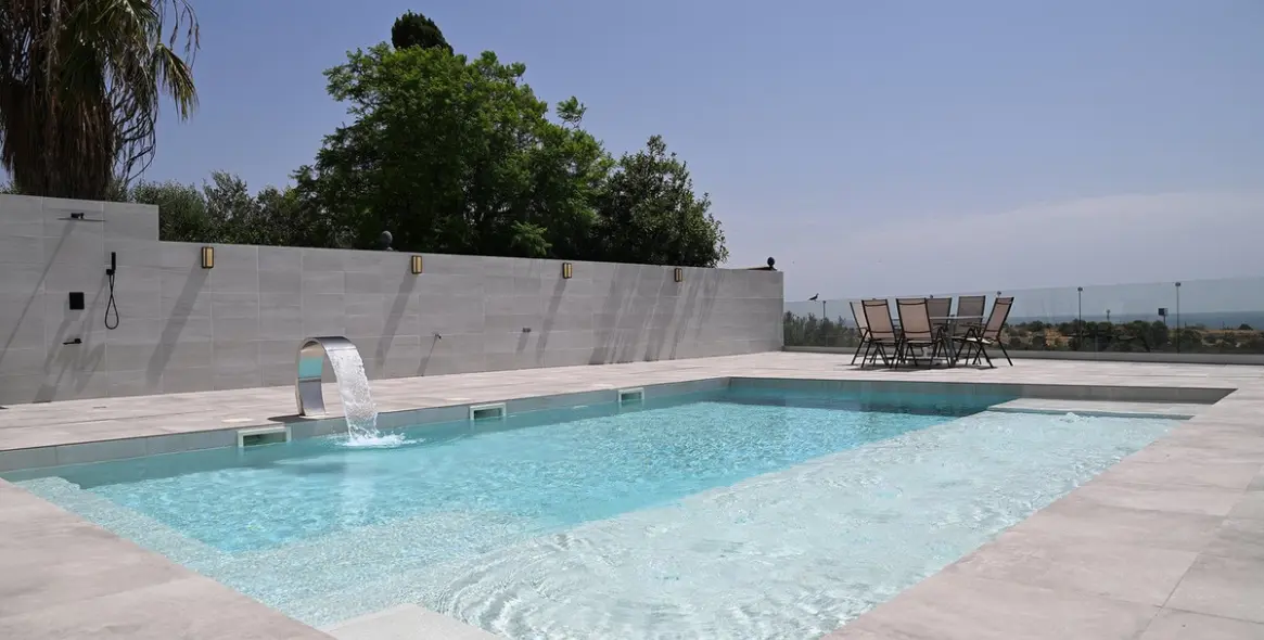 Sale of detached villa in Malaga 23