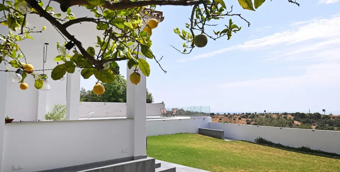 Sale of detached villa in Malaga 29