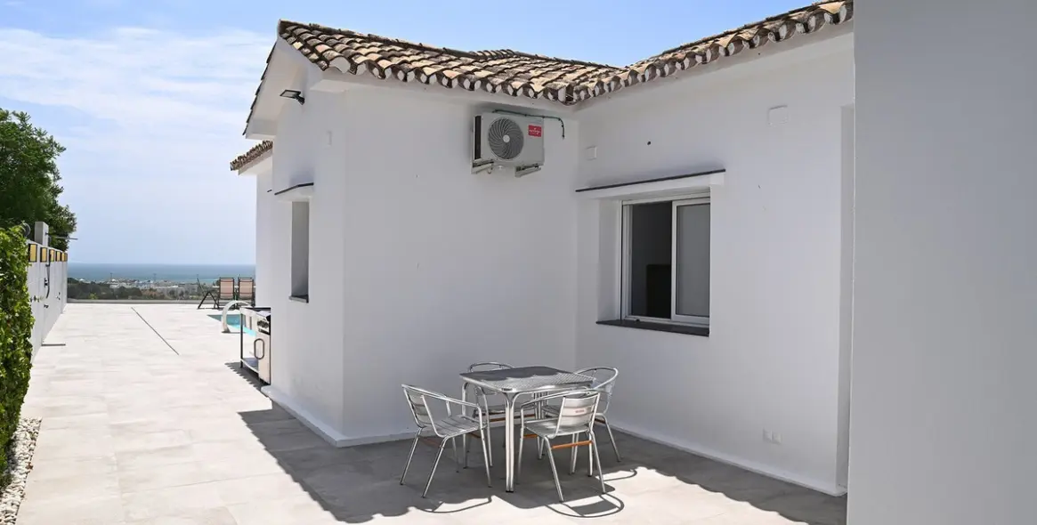 Sale of detached villa in Malaga 31