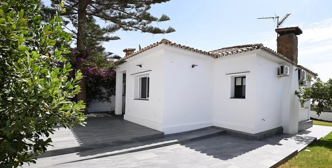 Sale of detached villa in Malaga 33