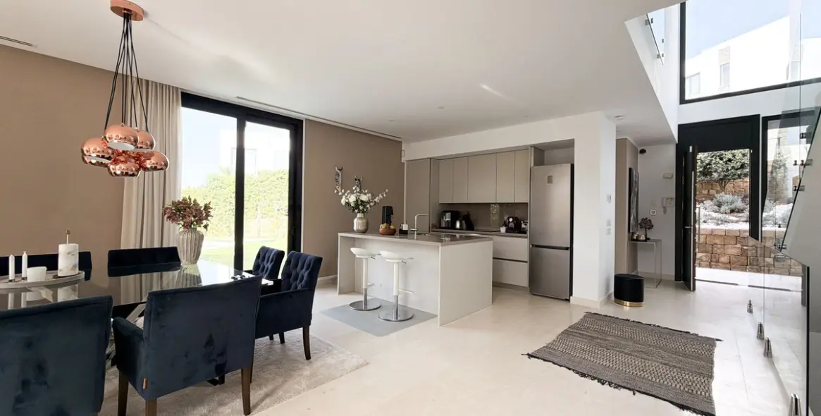 Sale of semi-detached house in Cabopino 10