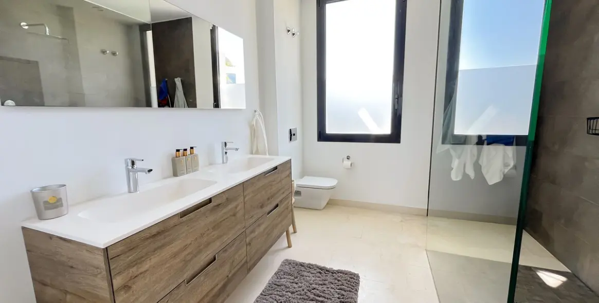 Sale of semi-detached house in Cabopino 28