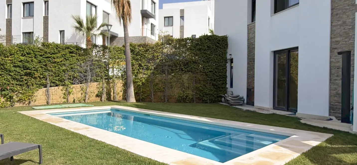 Sale of semi-detached house in Calahonda 0