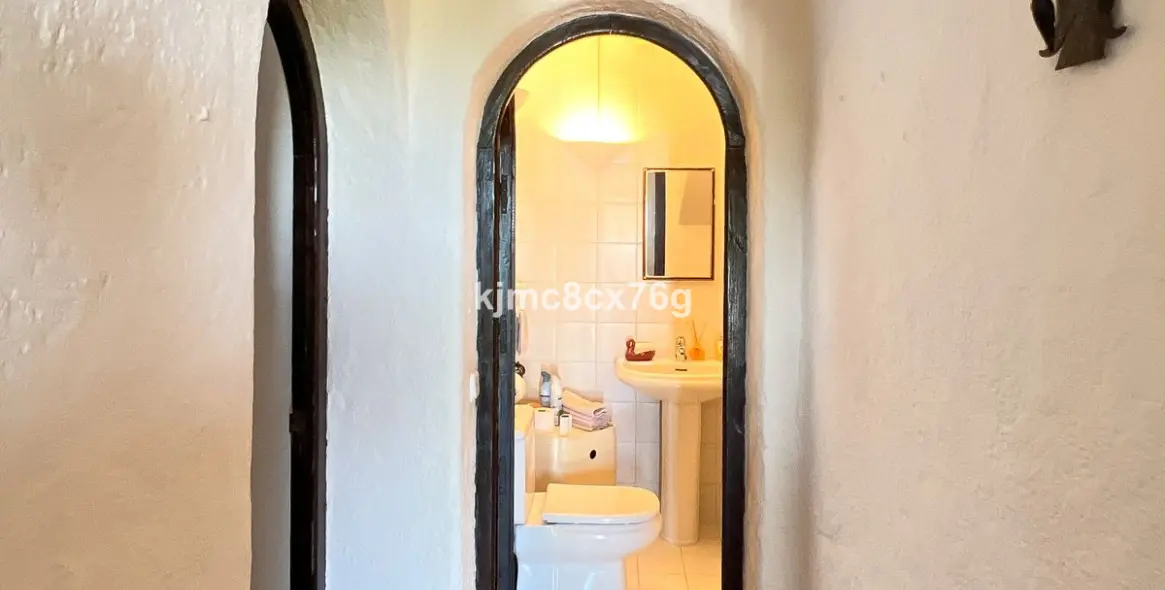 Sale of detached villa in Mijas 16