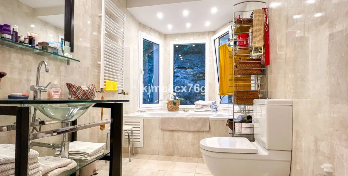 Sale of detached villa in Mijas 23