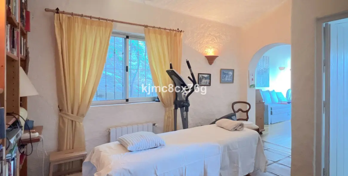 Sale of detached villa in Mijas 26