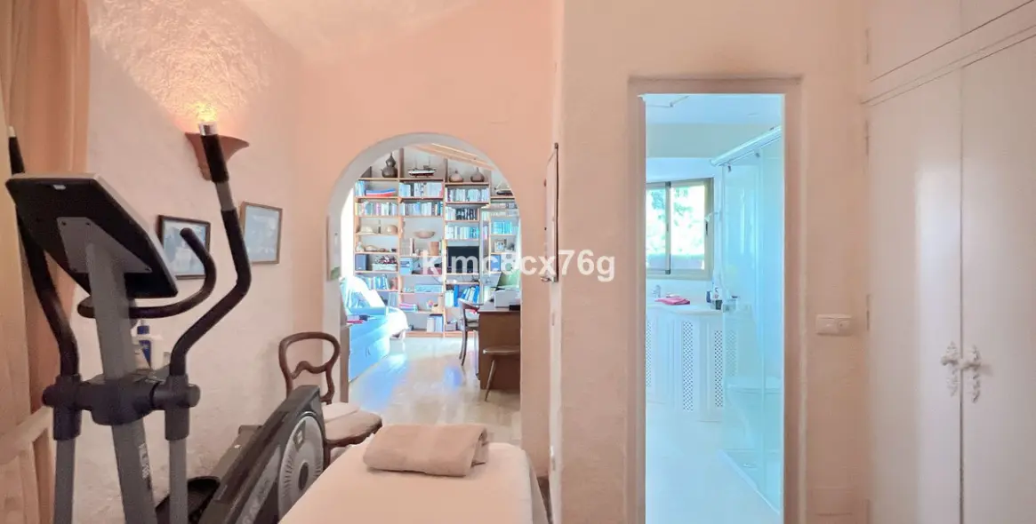 Sale of detached villa in Mijas 27