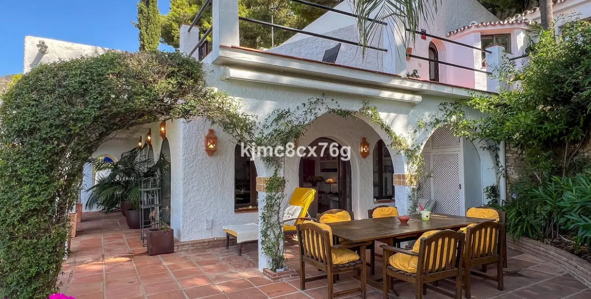 Sale of detached villa in Mijas 53