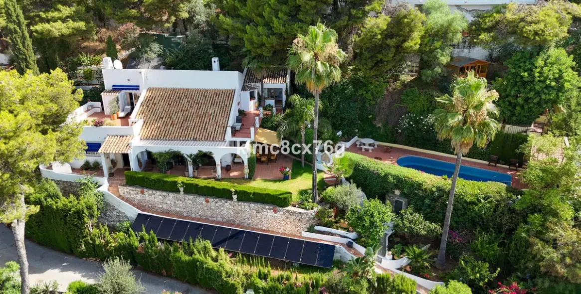 Sale of detached villa in Mijas 60