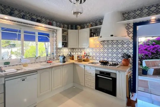 Image 15 thumb