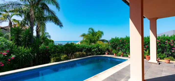 Sale of detached villa in Estepona 0