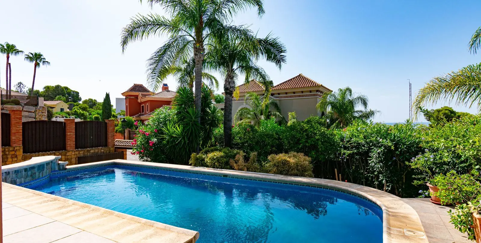Продажа  отдельно стоящей виллы в Estepona 6