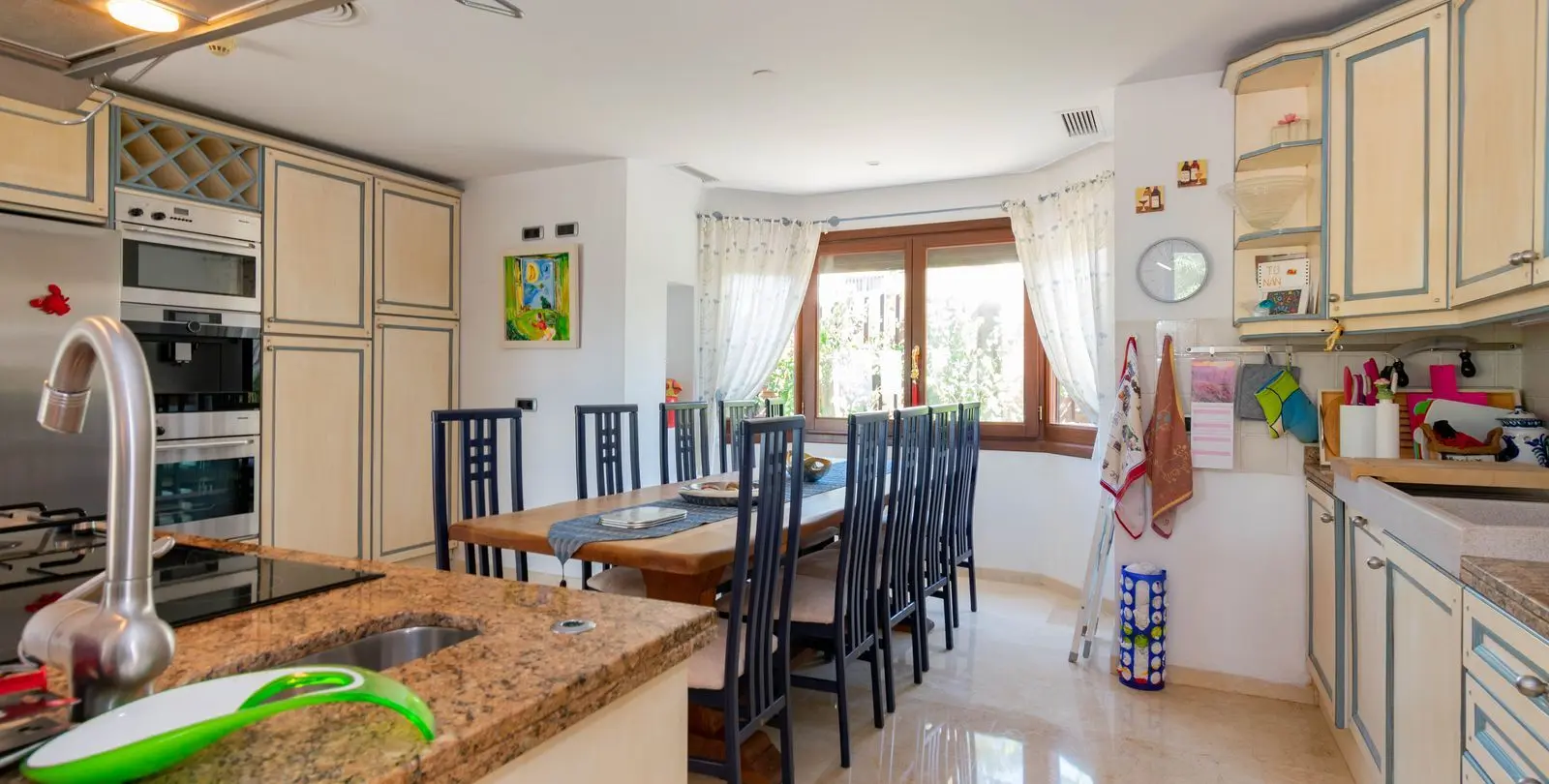 Продажа  отдельно стоящей виллы в Estepona 11