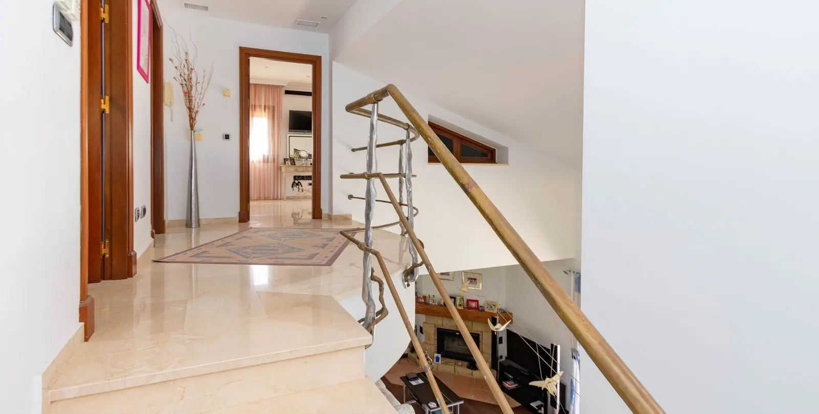 Продажа  отдельно стоящей виллы в Estepona 20
