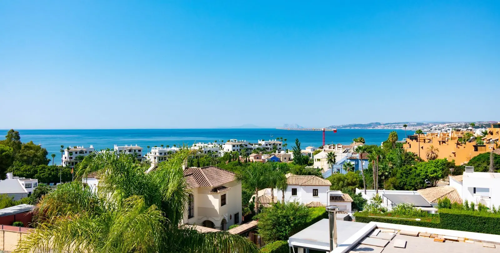 Продажа  отдельно стоящей виллы в Estepona 37