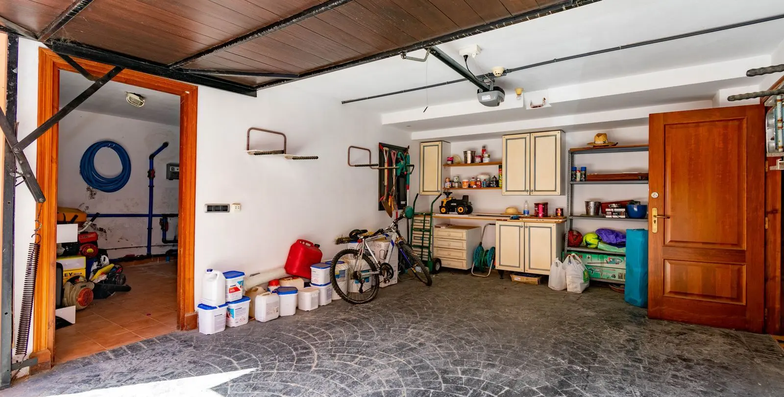 Продажа  отдельно стоящей виллы в Estepona 52