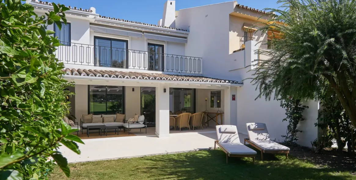 Sale of townhouse in Nueva Andalucía 1