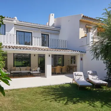 Sale of townhouse in Nueva Andalucía