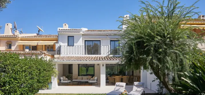 Sale of townhouse in Nueva Andalucía 2
