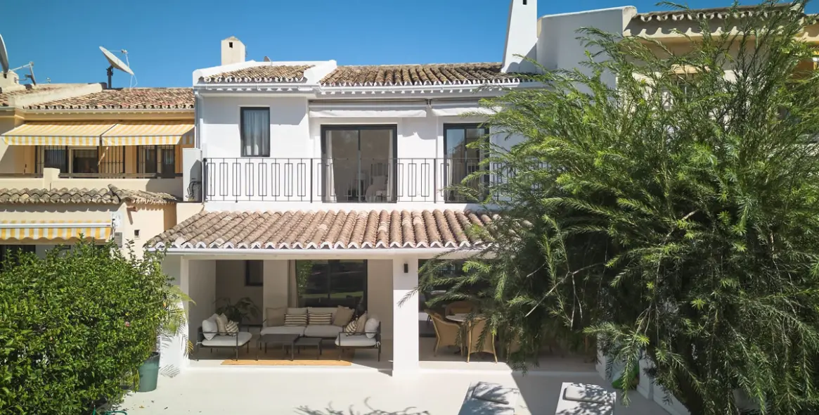 Sale of townhouse in Nueva Andalucía 7