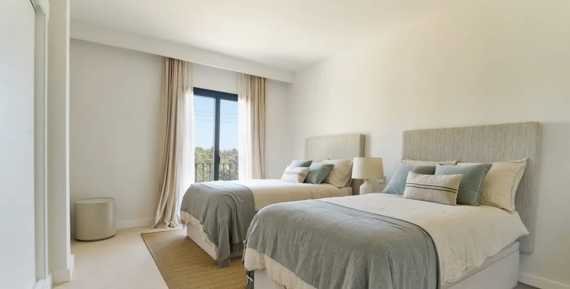 Sale of townhouse in Nueva Andalucía 38