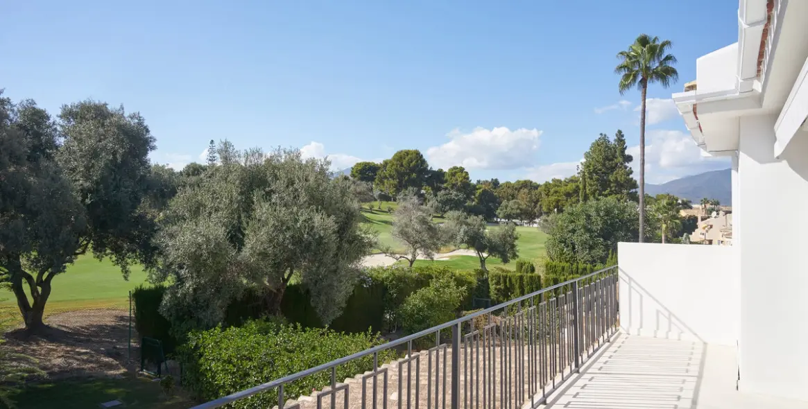 Sale of townhouse in Nueva Andalucía 40