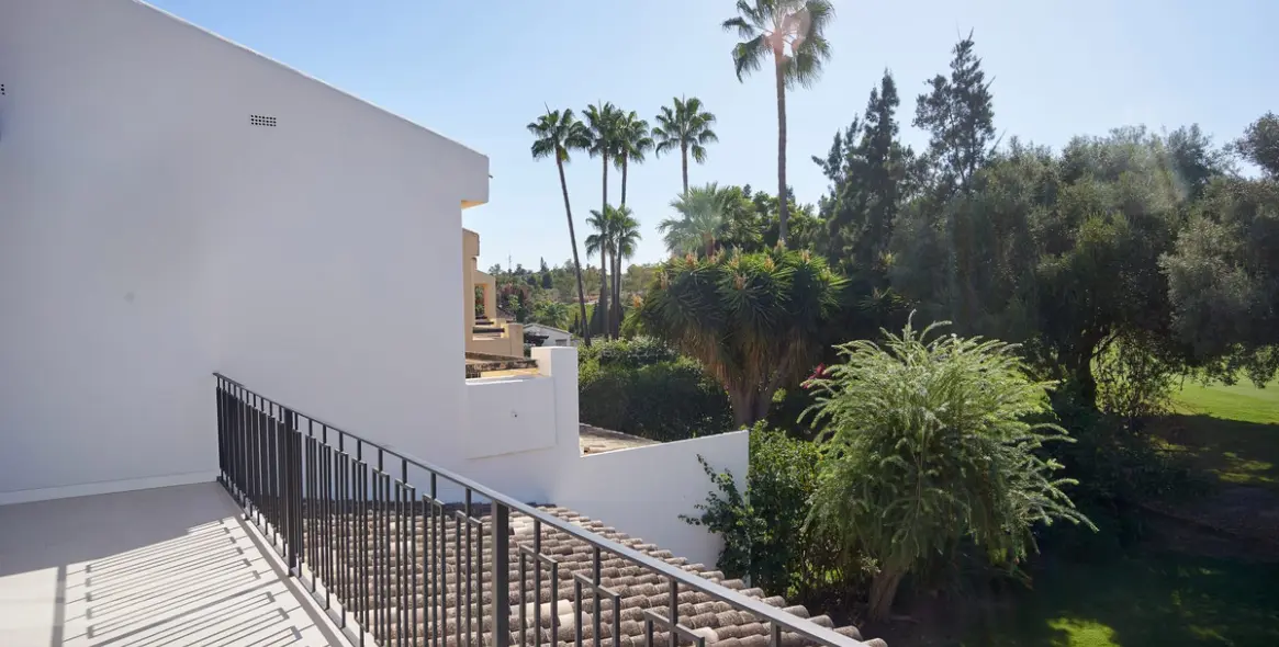 Sale of townhouse in Nueva Andalucía 57