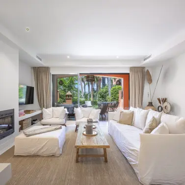 Sale of townhouse in The Golden Mile