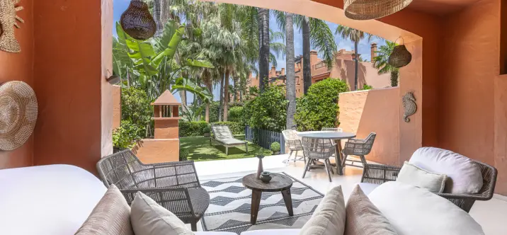 Sale of townhouse in The Golden Mile 2