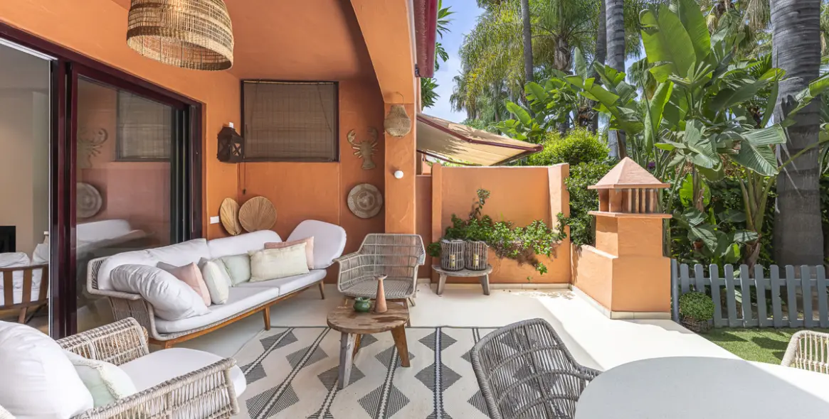 Sale of townhouse in The Golden Mile 5