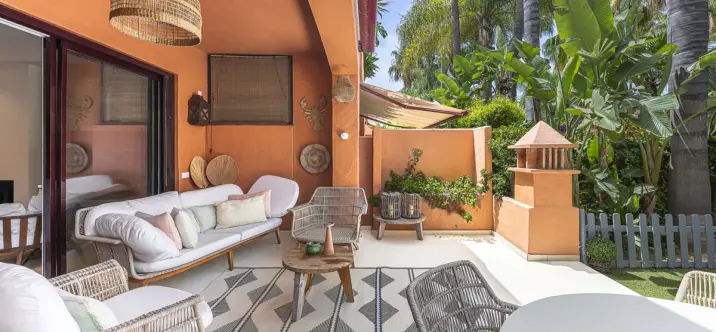 Sale of townhouse in The Golden Mile 4