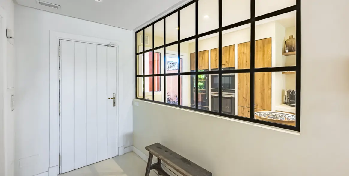 Sale of townhouse in The Golden Mile 9