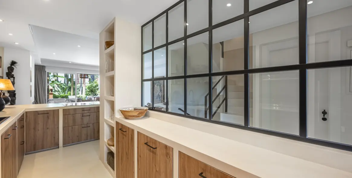 Sale of townhouse in The Golden Mile 11