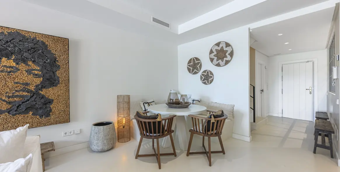 Sale of townhouse in The Golden Mile 20