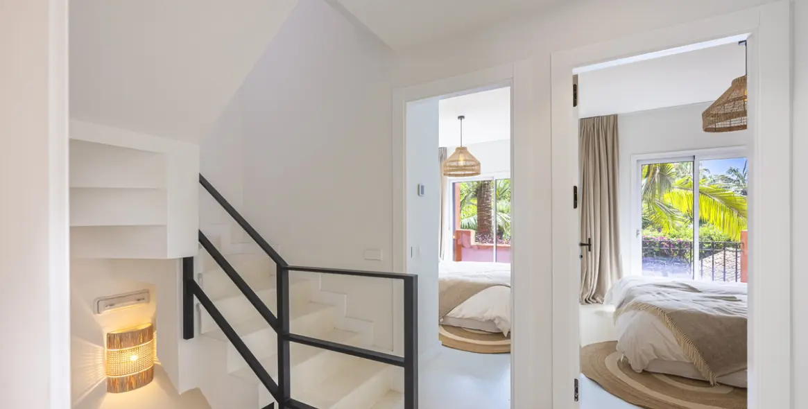 Sale of townhouse in The Golden Mile 21