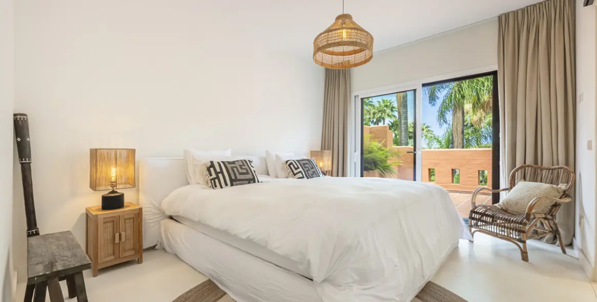 Sale of townhouse in The Golden Mile 22