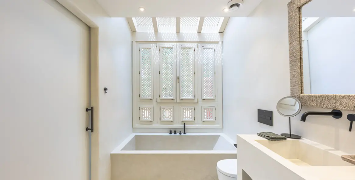 Sale of townhouse in The Golden Mile 33