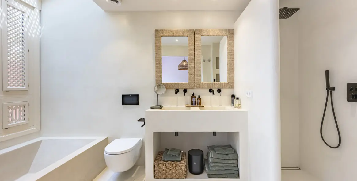 Sale of townhouse in The Golden Mile 35