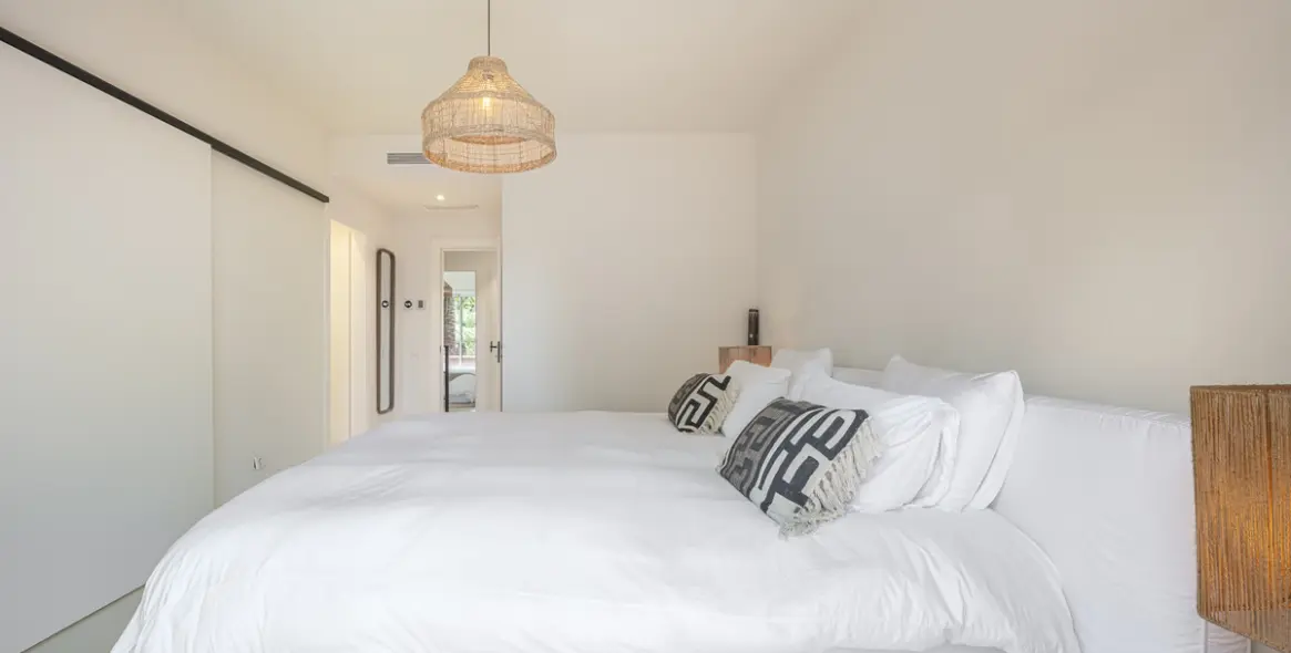 Sale of townhouse in The Golden Mile 36