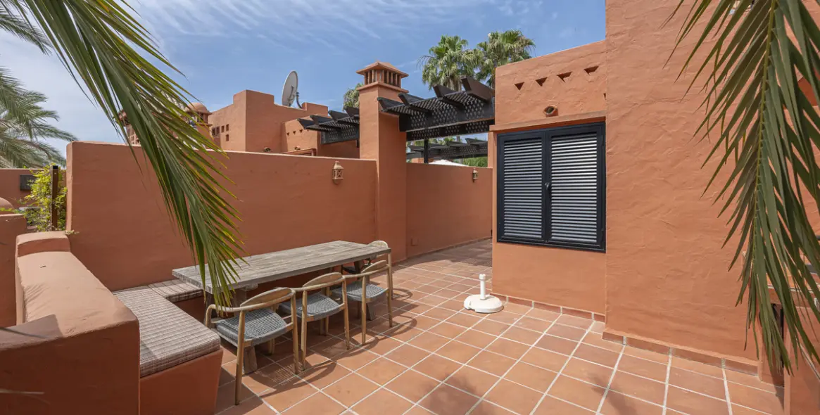 Sale of townhouse in The Golden Mile 41