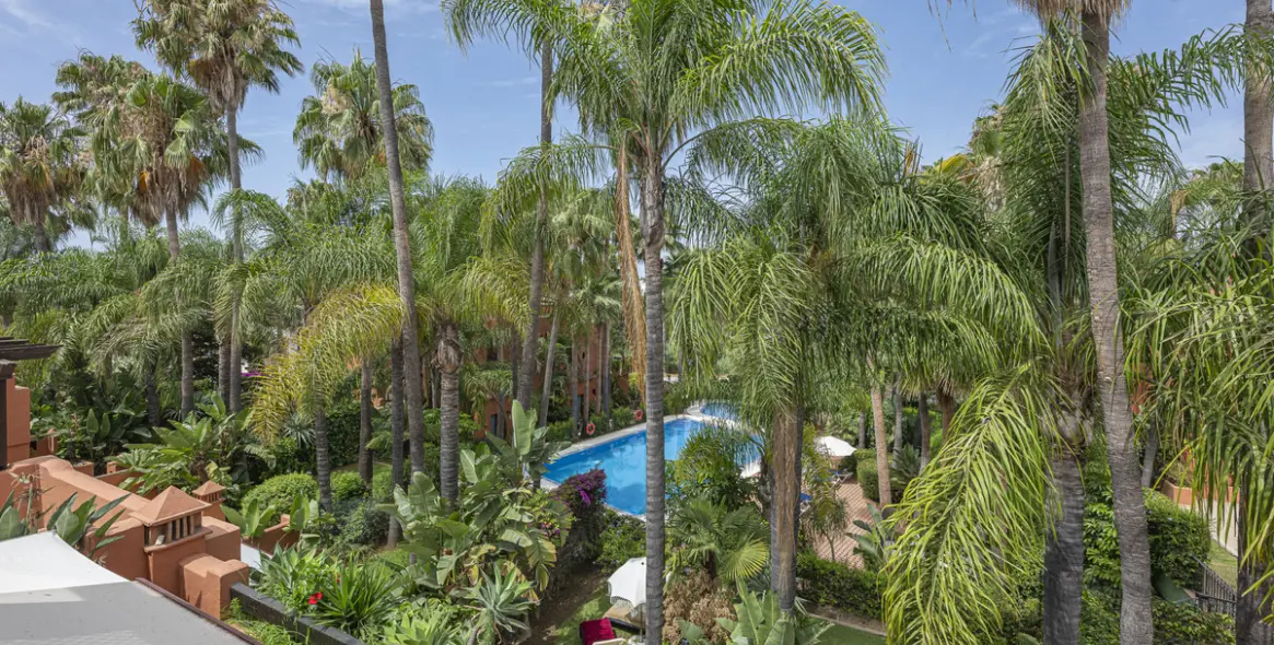 Sale of townhouse in The Golden Mile 42