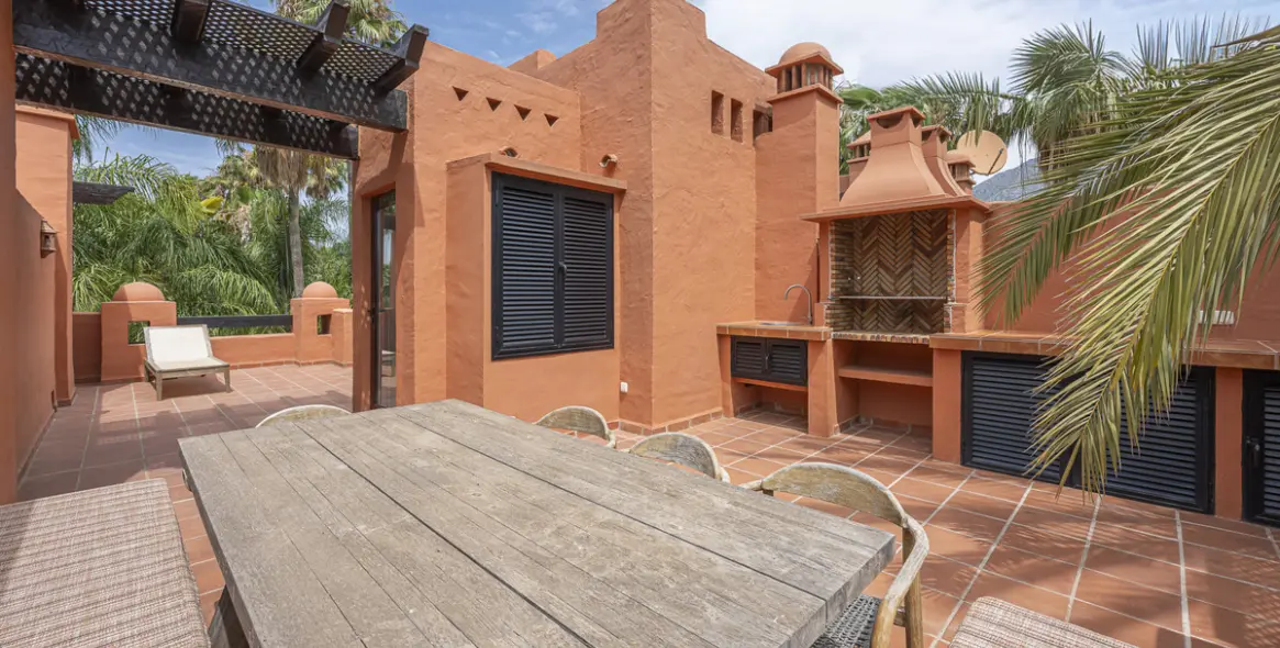 Sale of townhouse in The Golden Mile 43