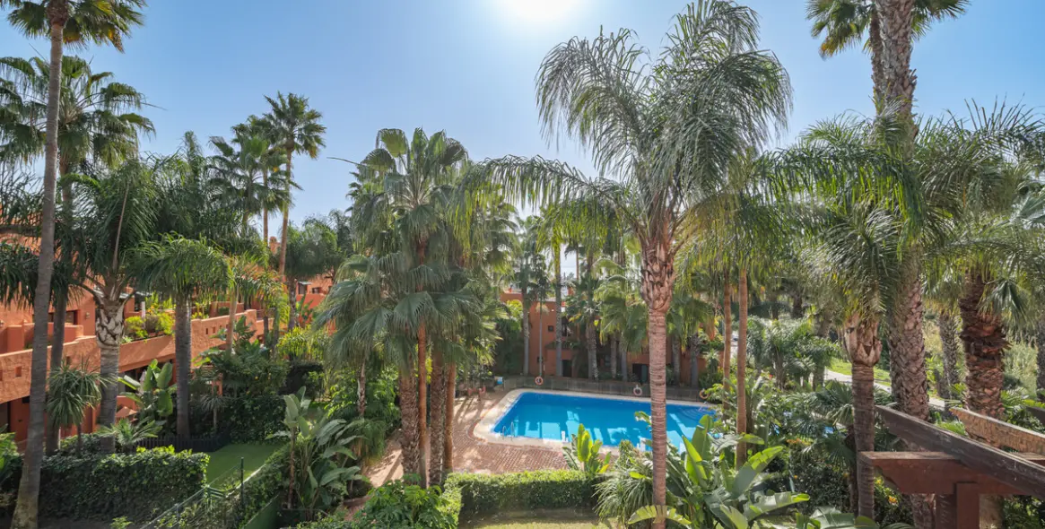 Sale of townhouse in The Golden Mile 46