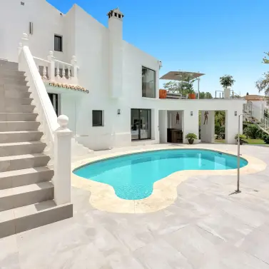 Sale of detached villa in El Rosario