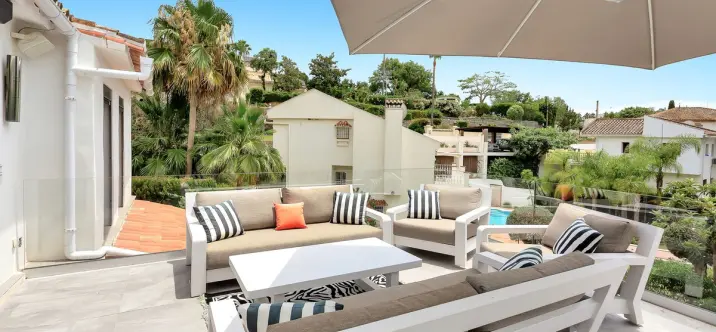 Sale of detached villa in El Rosario 3